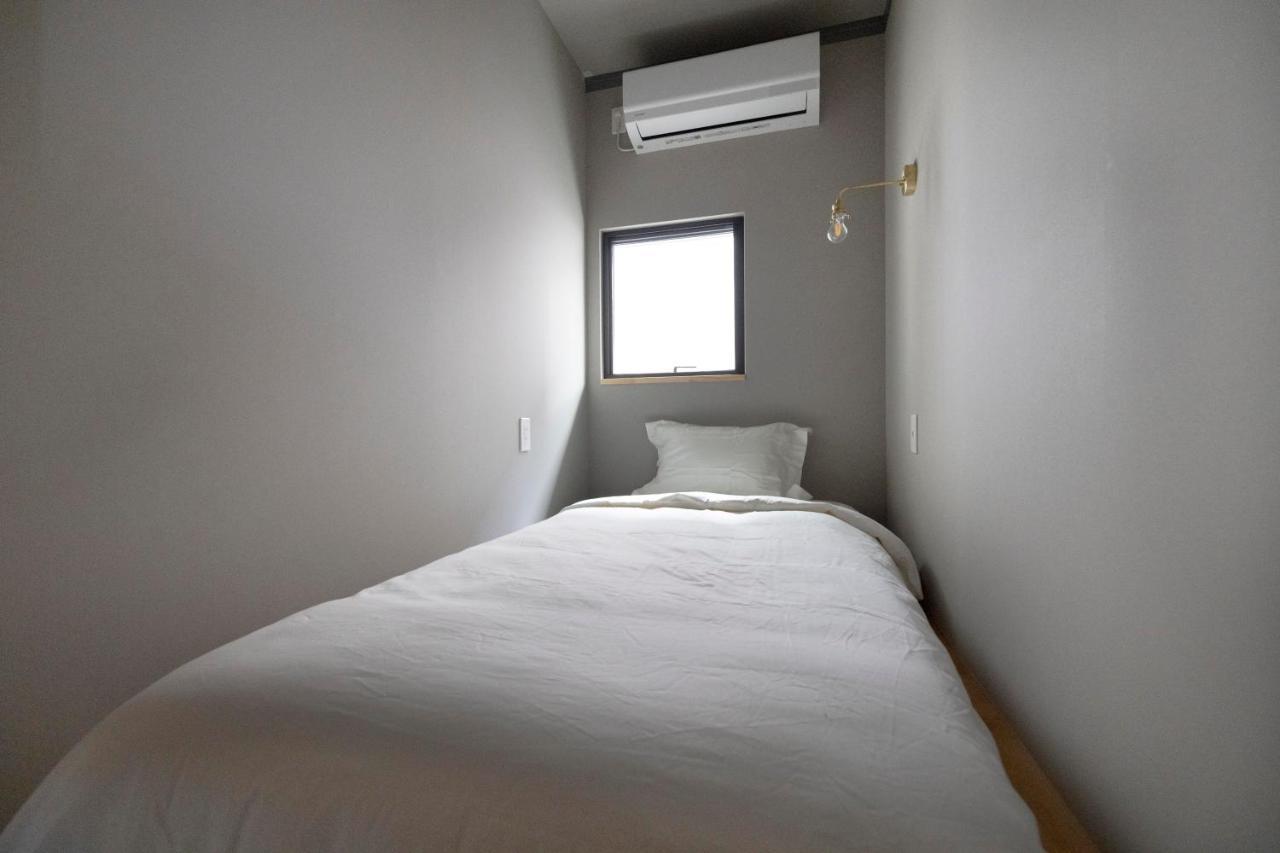 Coliving&Cafe SANDO Imabari Railway Station Eksteriør billede