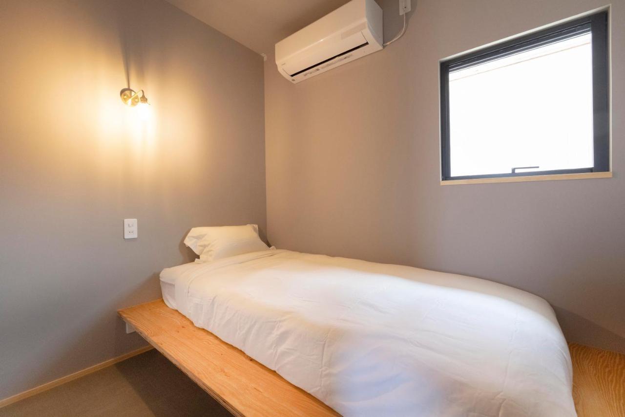 Coliving&Cafe SANDO Imabari Railway Station Eksteriør billede